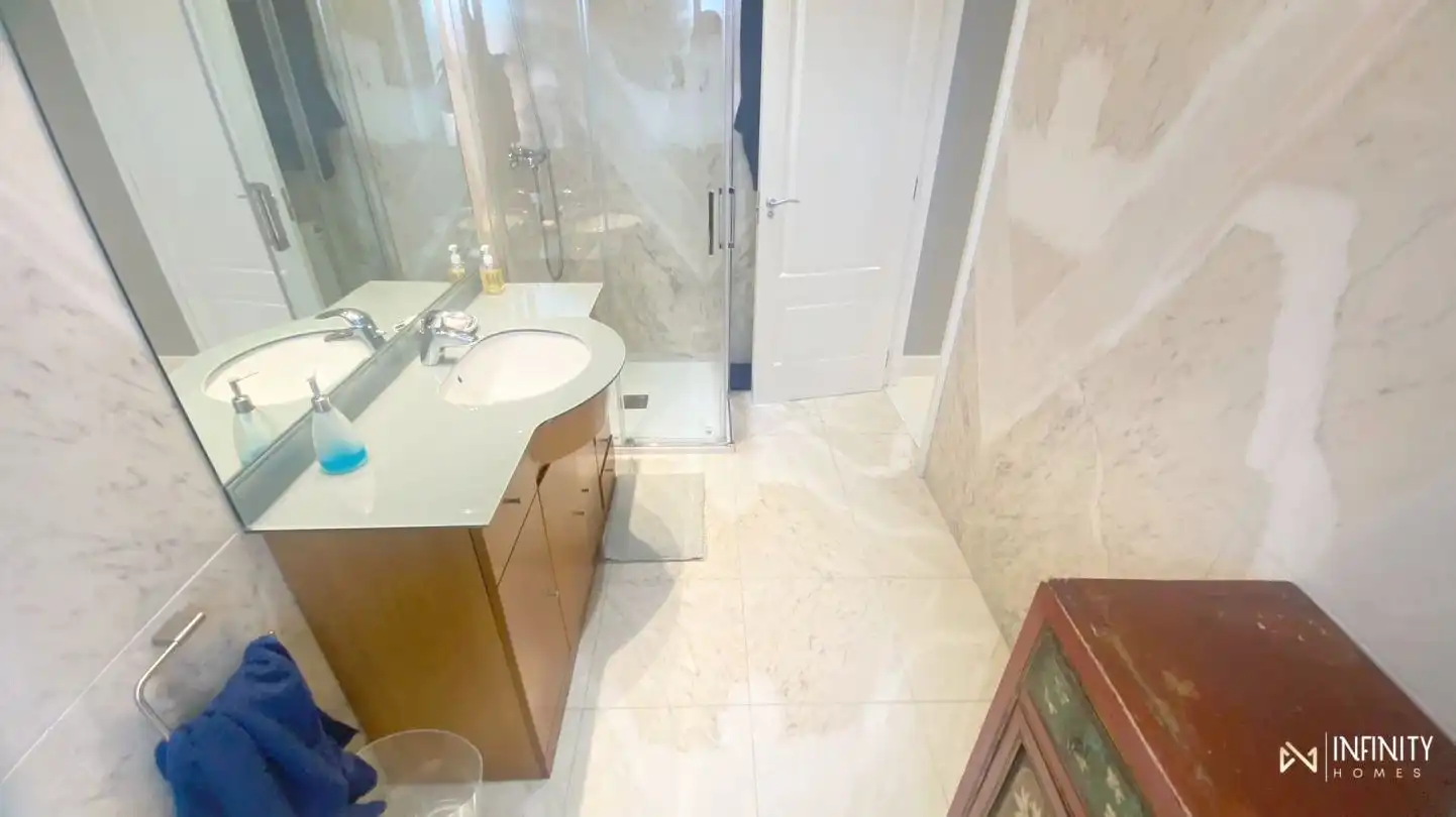 Baño de Piso de alquiler en Bilbao  con Calefacción y Terraza