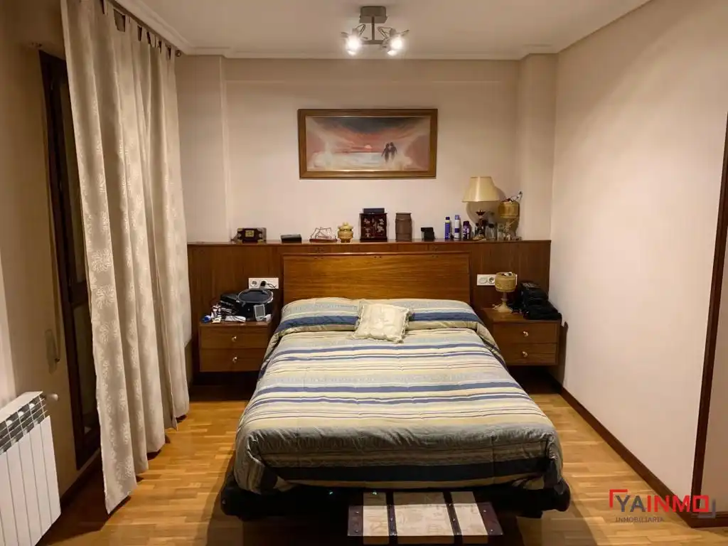 Habitación de Casa adosada en venta en Vitoria - Gasteiz con Calefacción y Terraza