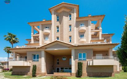 Vista exterior de Apartament en venda en Oliva amb Calefacció, Jardí privat i Terrassa