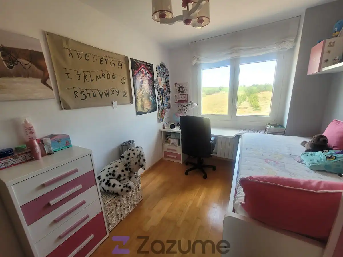 Bedroom of Flat for rent in Laguna de Duero  with Heating, Parquet flooring and Furnished