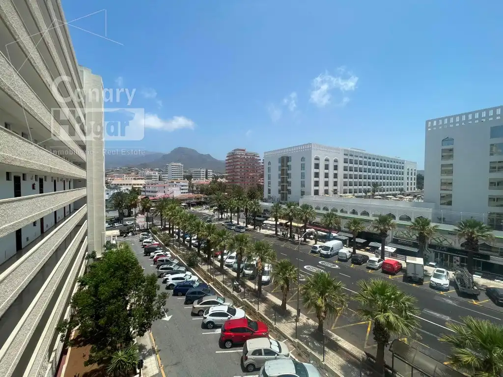 Exterior view of Study for sale in Arona  with Air Conditioner, Balcony and Internet
