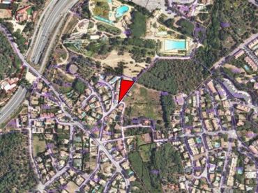 Terreno residencial en venta en calle Montserrat Roig