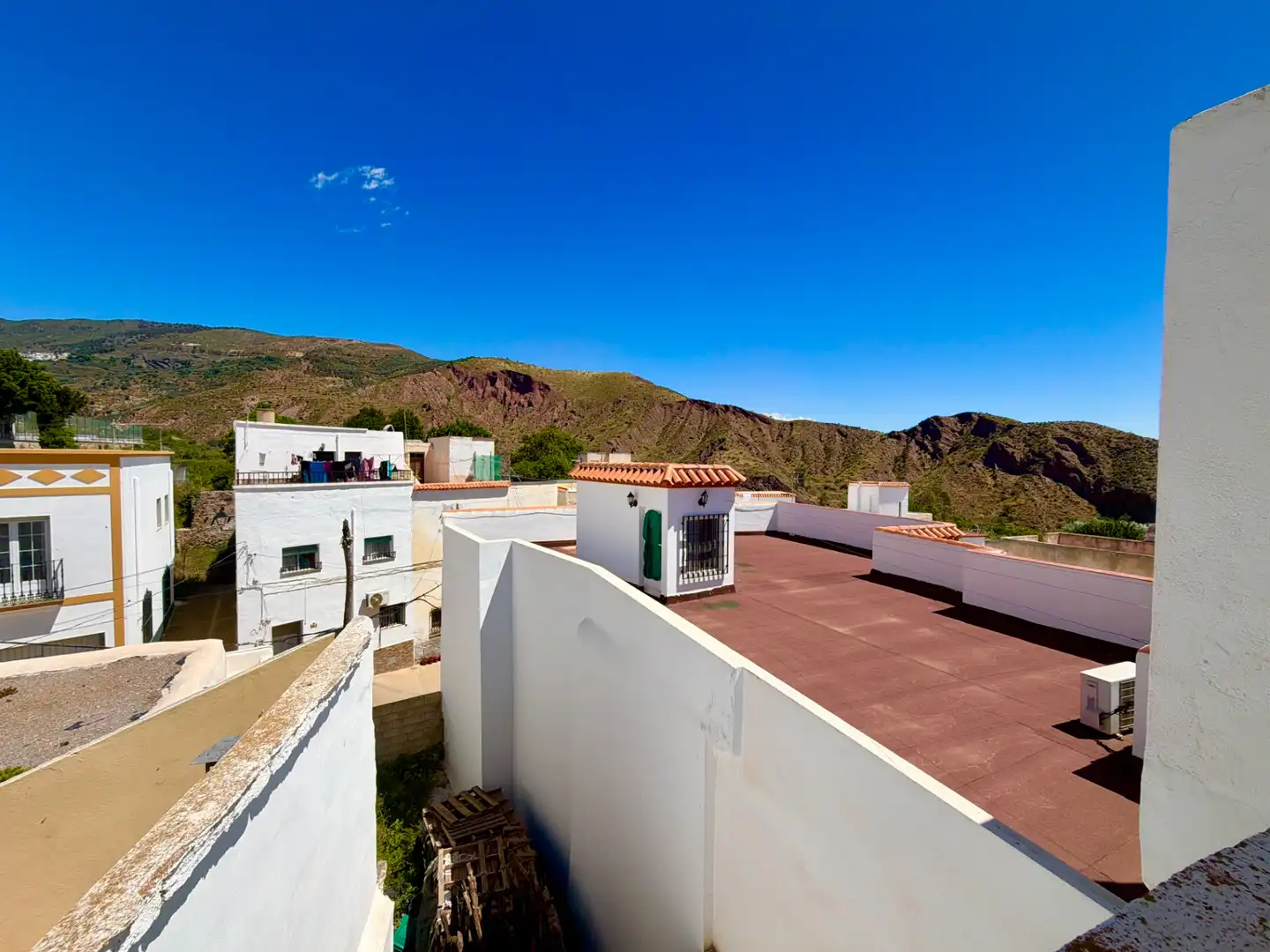 Vista exterior de Casa o xalet en venda en Canjáyar amb Aire condicionat, Terrassa i Traster