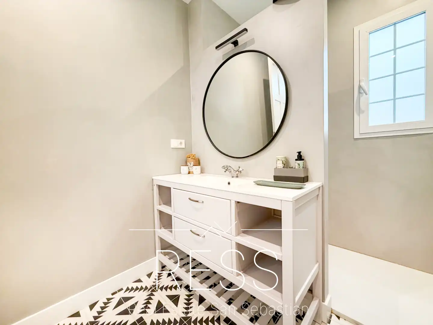 Badezimmer von Wohnung zum Verkauf in Donostia - San Sebastián  mit Heizung, Terrasse und Möbliert