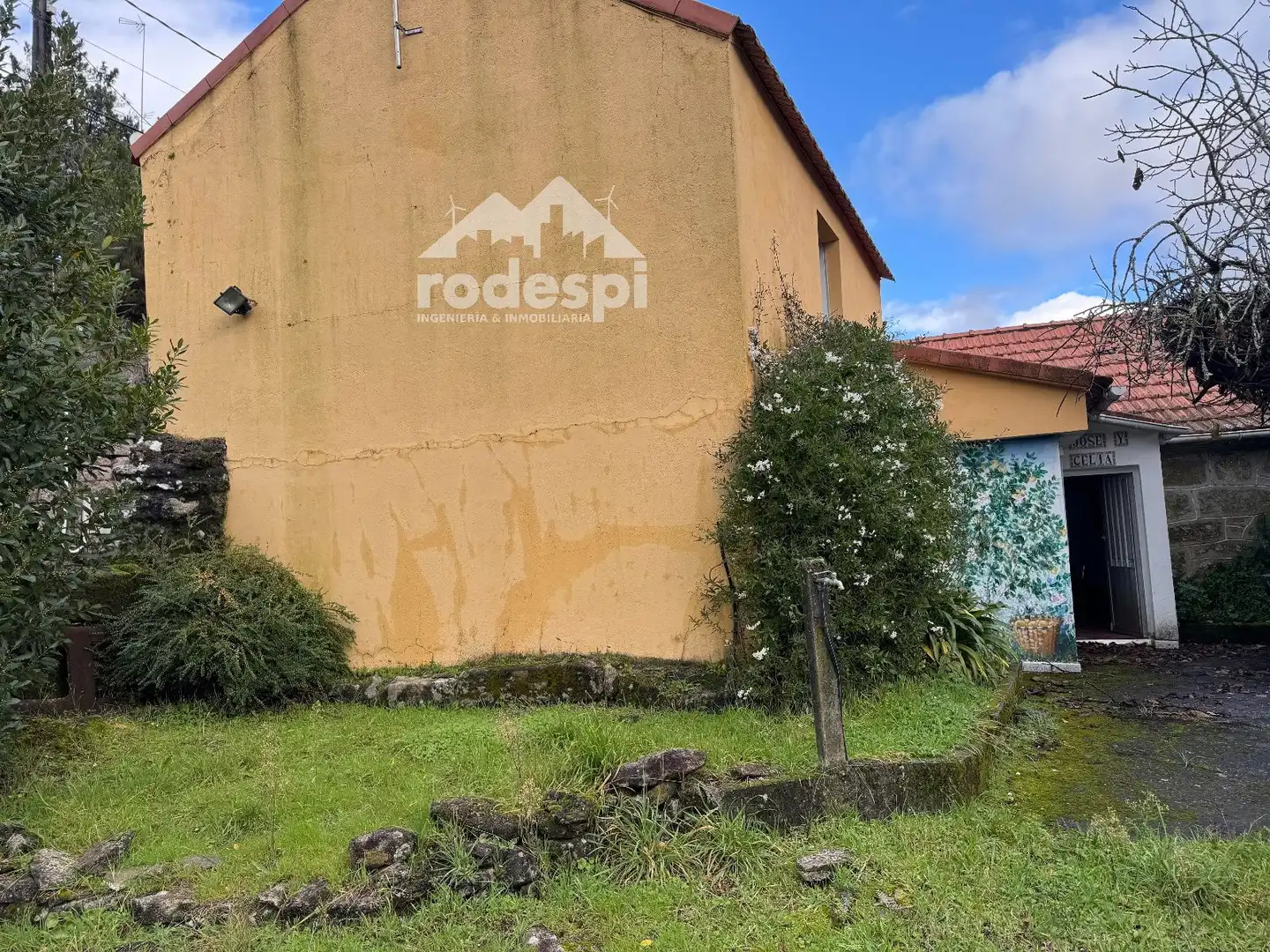 Exterior view of Houses for sale in A Cañiza    with Heating, Storage room and Furnished