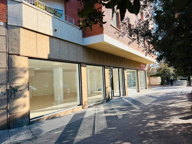 Local comercial en Alquiler en Plaça dels Segadors, 3 en L'Espirall