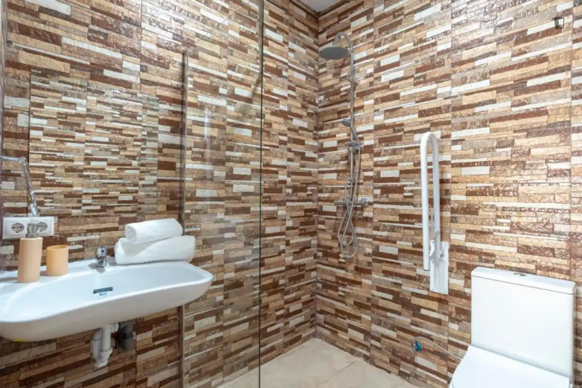 Badezimmer von Wohnungen zur Miete in Málaga mit Klimaanlage, Möbliert und Ofen