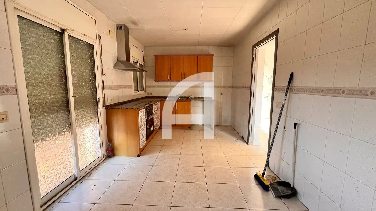Cuina de Casa o xalet en venda en Riells i Viabrea amb Calefacció i Jardí privat