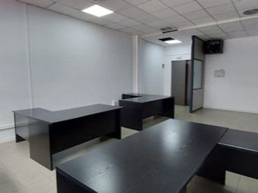 Oficina amb ascensor de lloguer a Mogoda 1