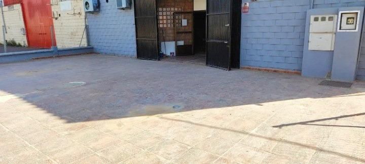 Parking de Nave industrial en venta en  Almería Capital
