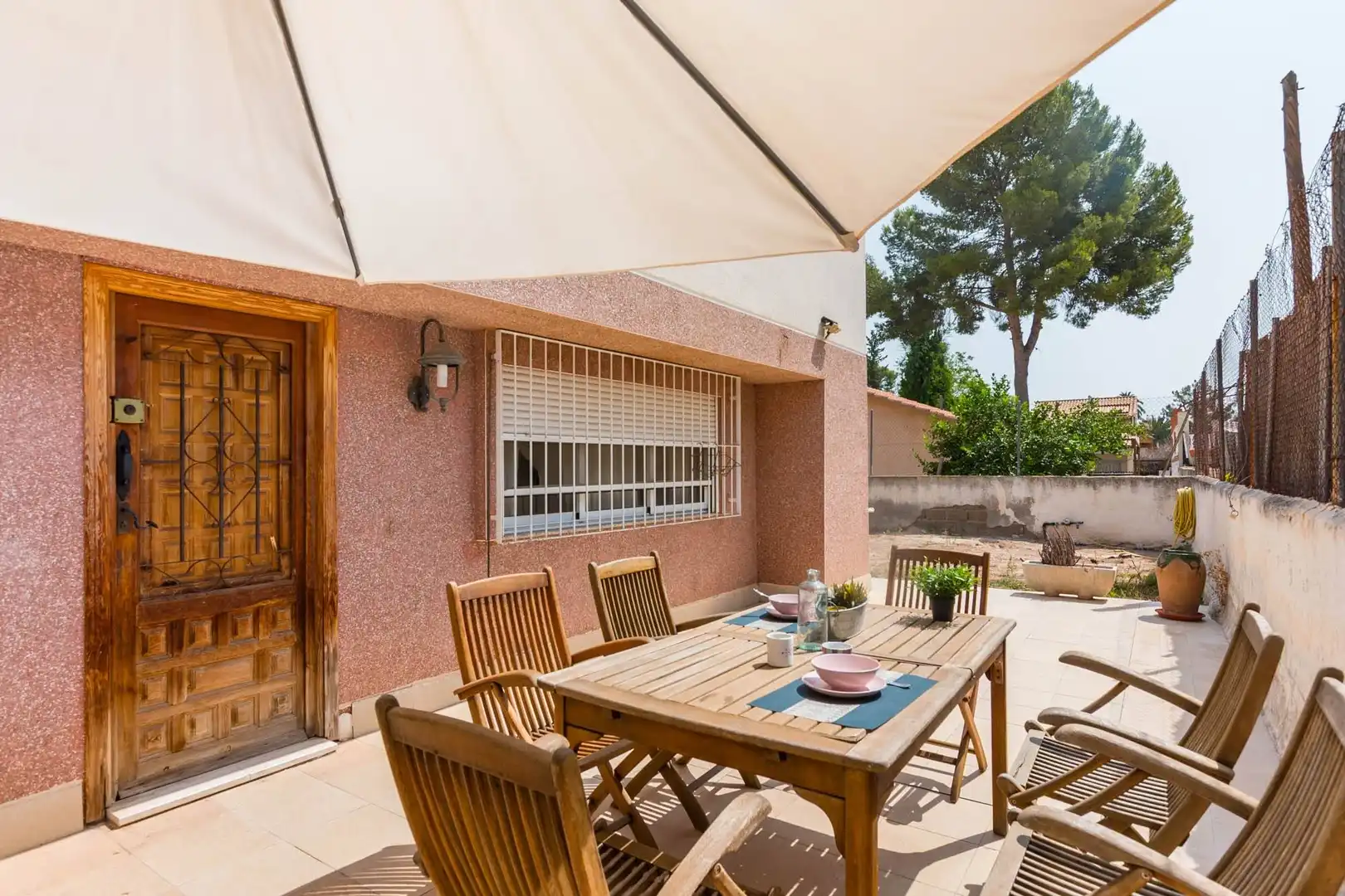 Terrasse von Einfamilien-Reihenhaus zum Verkauf in Las Torres de Cotillas mit Klimaanlage, Privatgarten und Terrasse