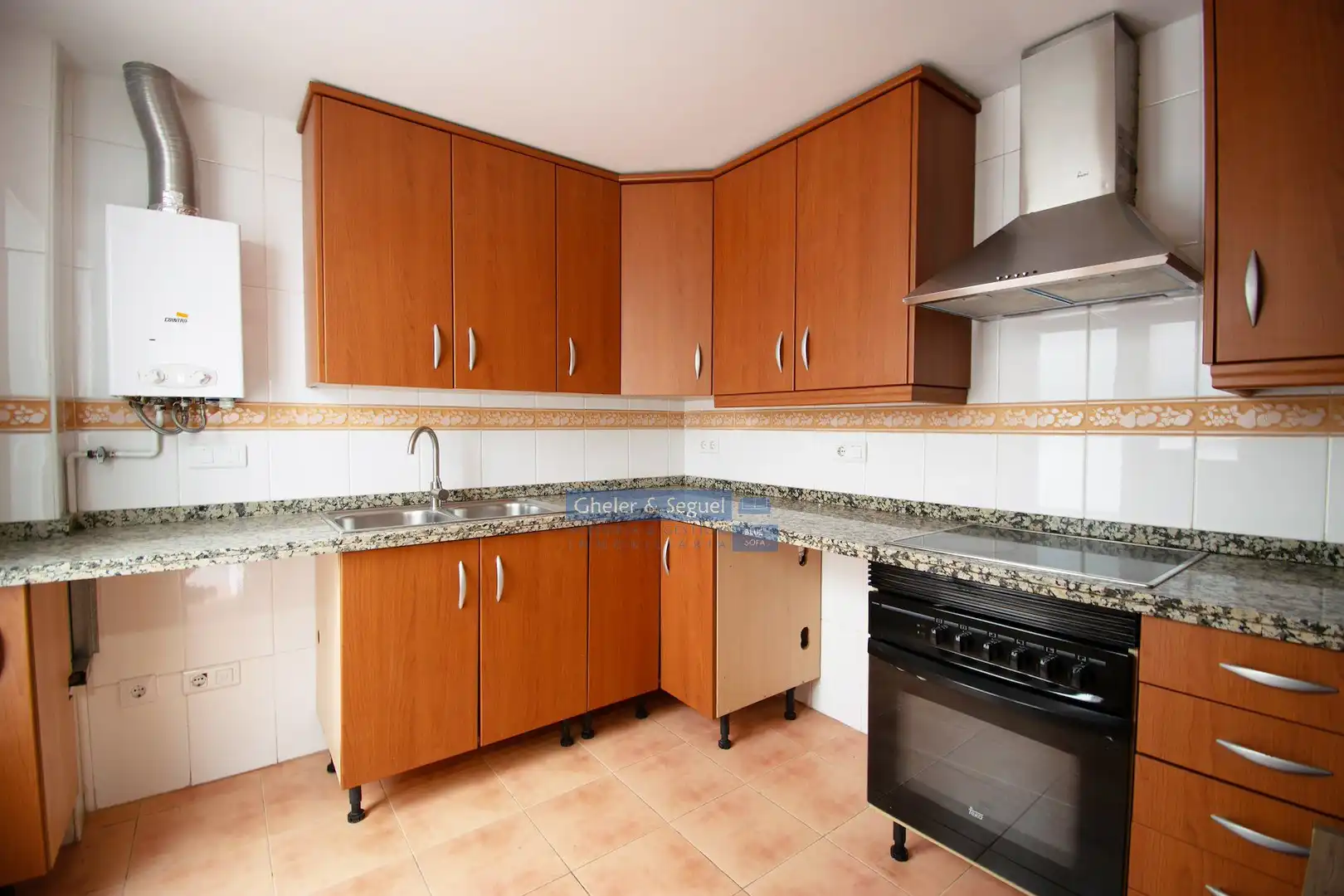 Cocina de Casa adosada en venta en Sagunto / Sagunt con Terraza y Balcón