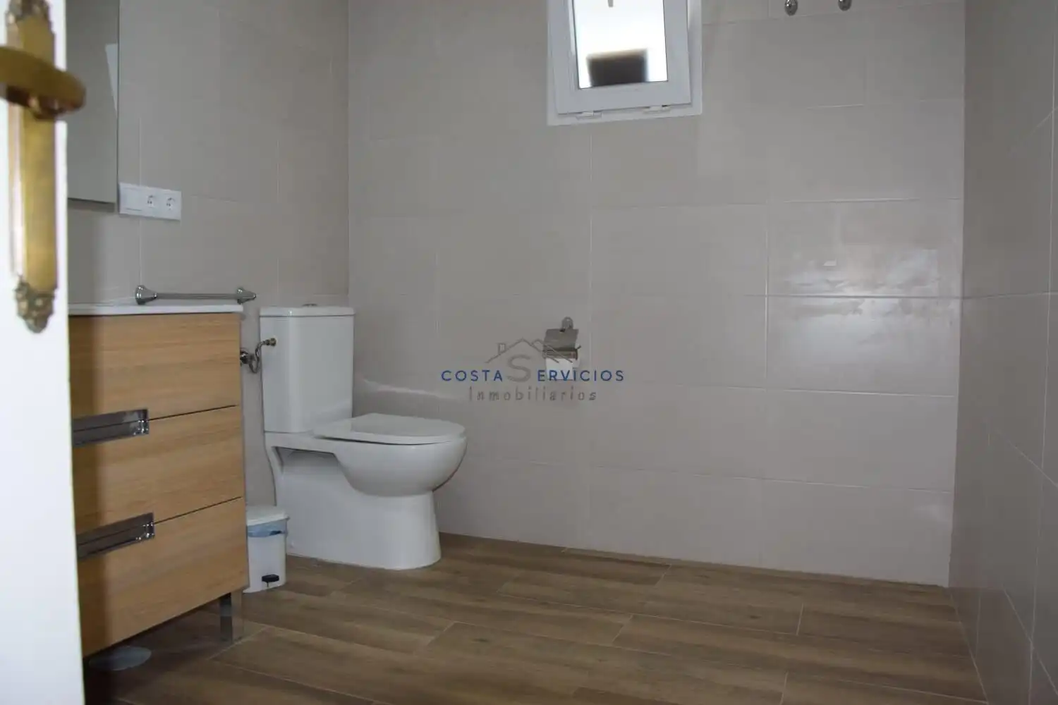 Bany de Finca rústica en venda en Gibraleón amb Aire condicionat, Terrassa i Piscina