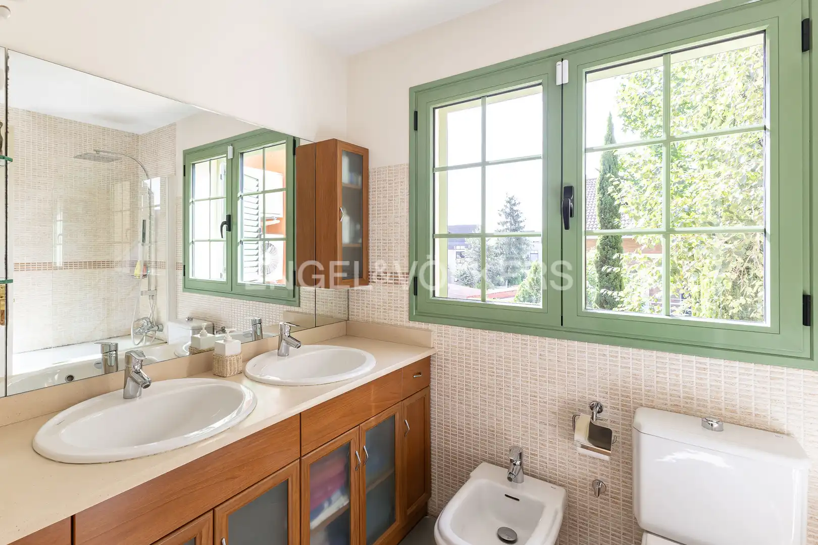 Bathroom of Detached homes for sale in Madrid  with Air Conditioner, Heating and Private garden