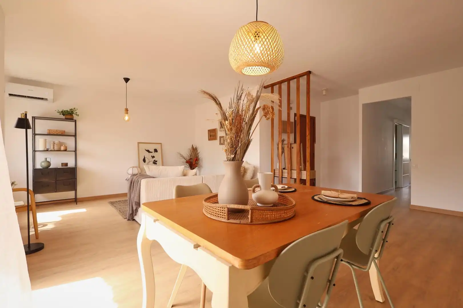 Comedor de Piso en venta en Vilanova i la Geltrú con Parquet, Trastero y Balcón