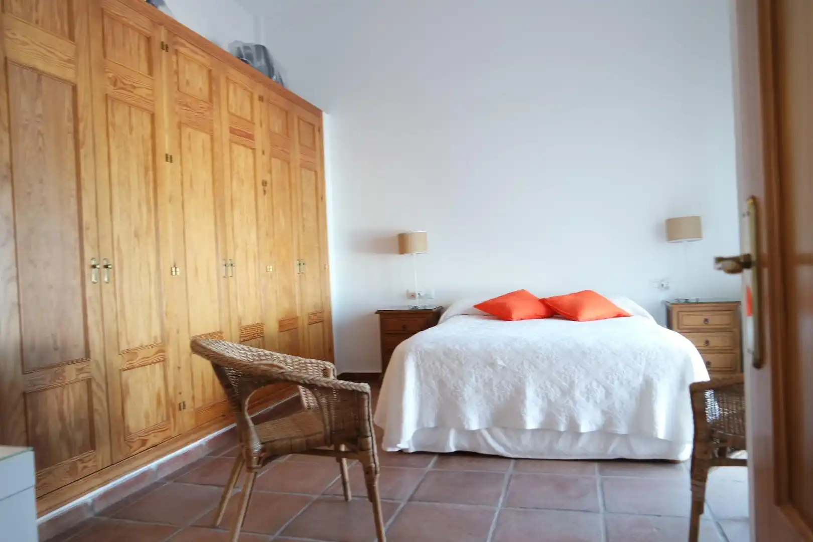 Schlafzimmer von Haus zum Verkauf in Sanlúcar de Barrameda mit Klimaanlage, Heizung und Privatgarten
