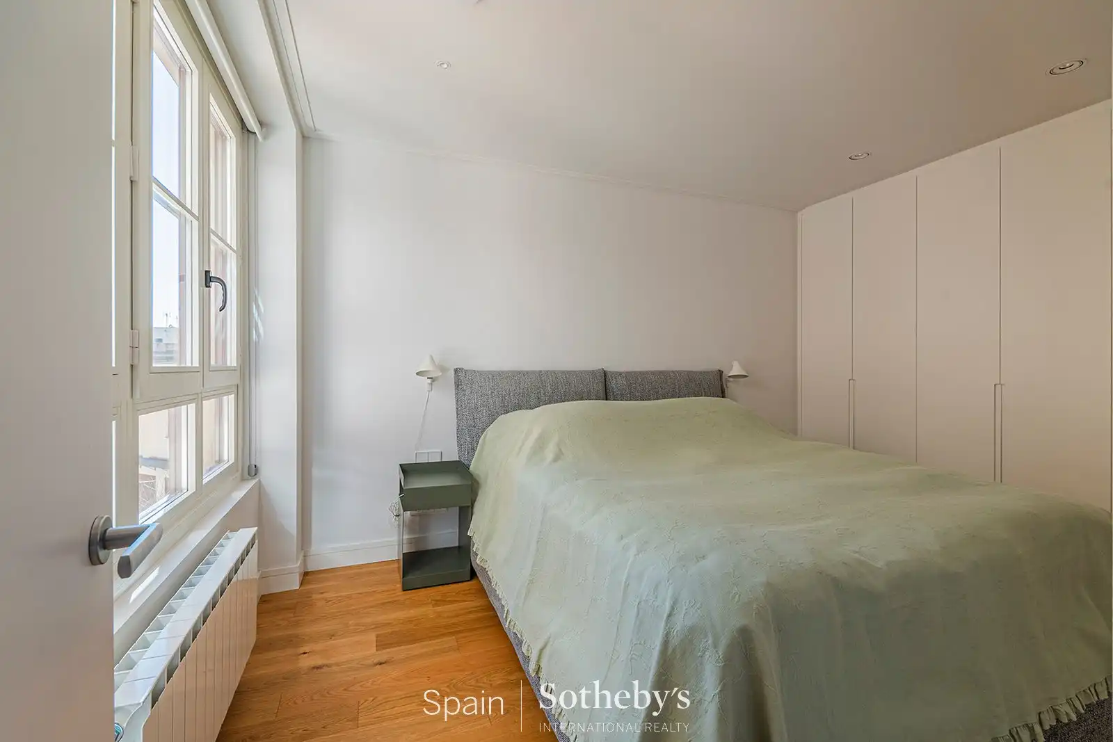 Bedroom of Apartments for sale in Barcelona  with Air Conditioner, Heating and Terrace