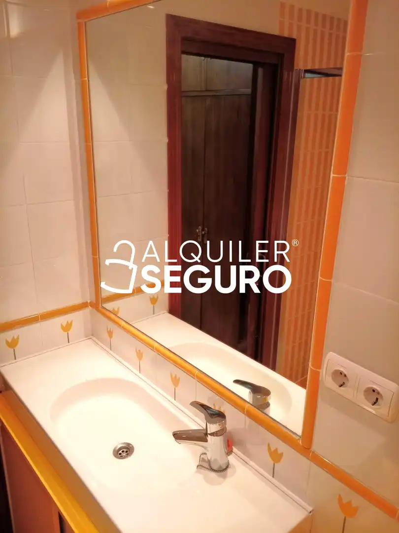 Piso de alquiler en Valladolid con Calefacción, Trastero y Piscina