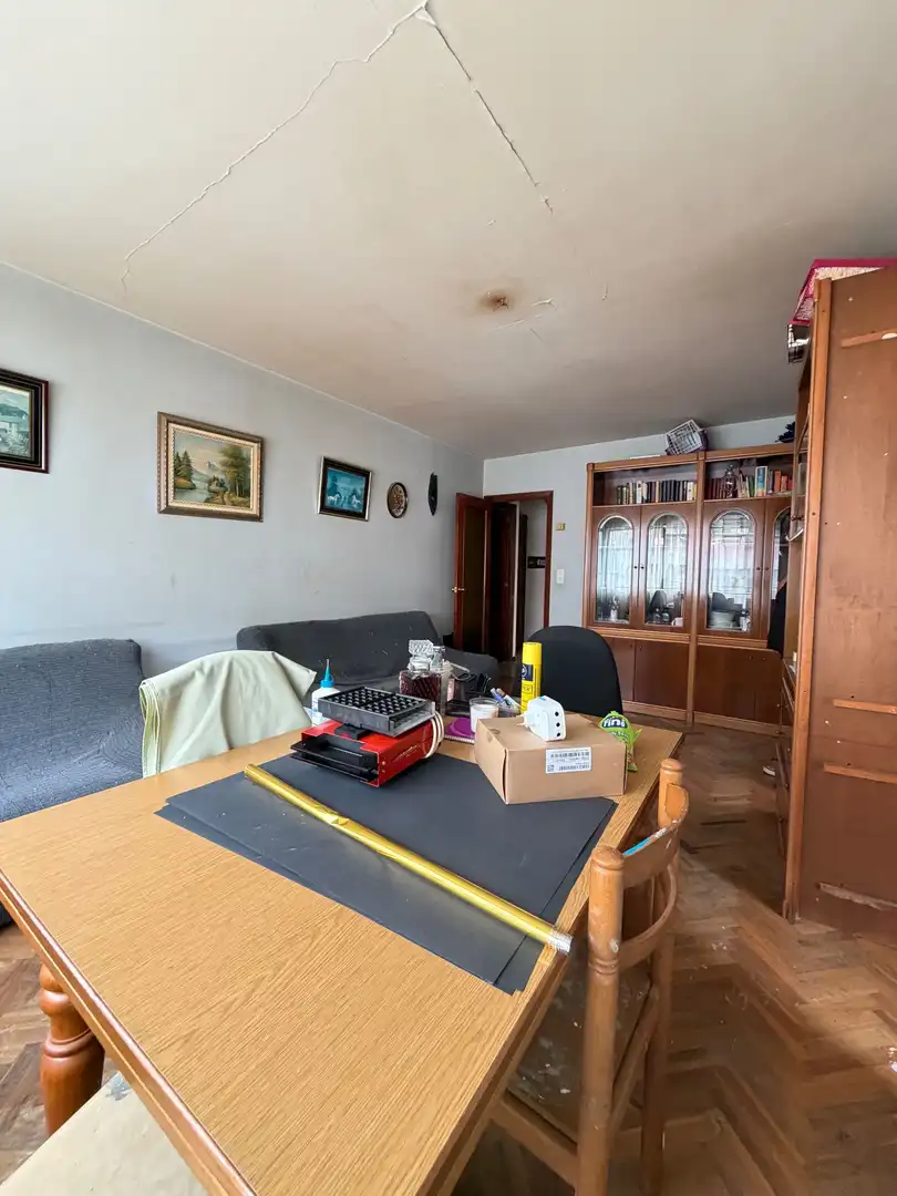 Sala d'estar de Pis en venda en A Laracha   amb Calefacció, Traster i Moblat