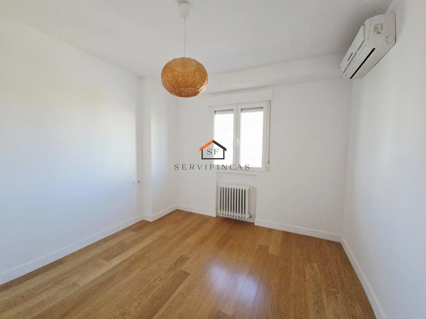 Bedroom of Flat for rent in  Madrid Capital  with Air Conditioner and Heating