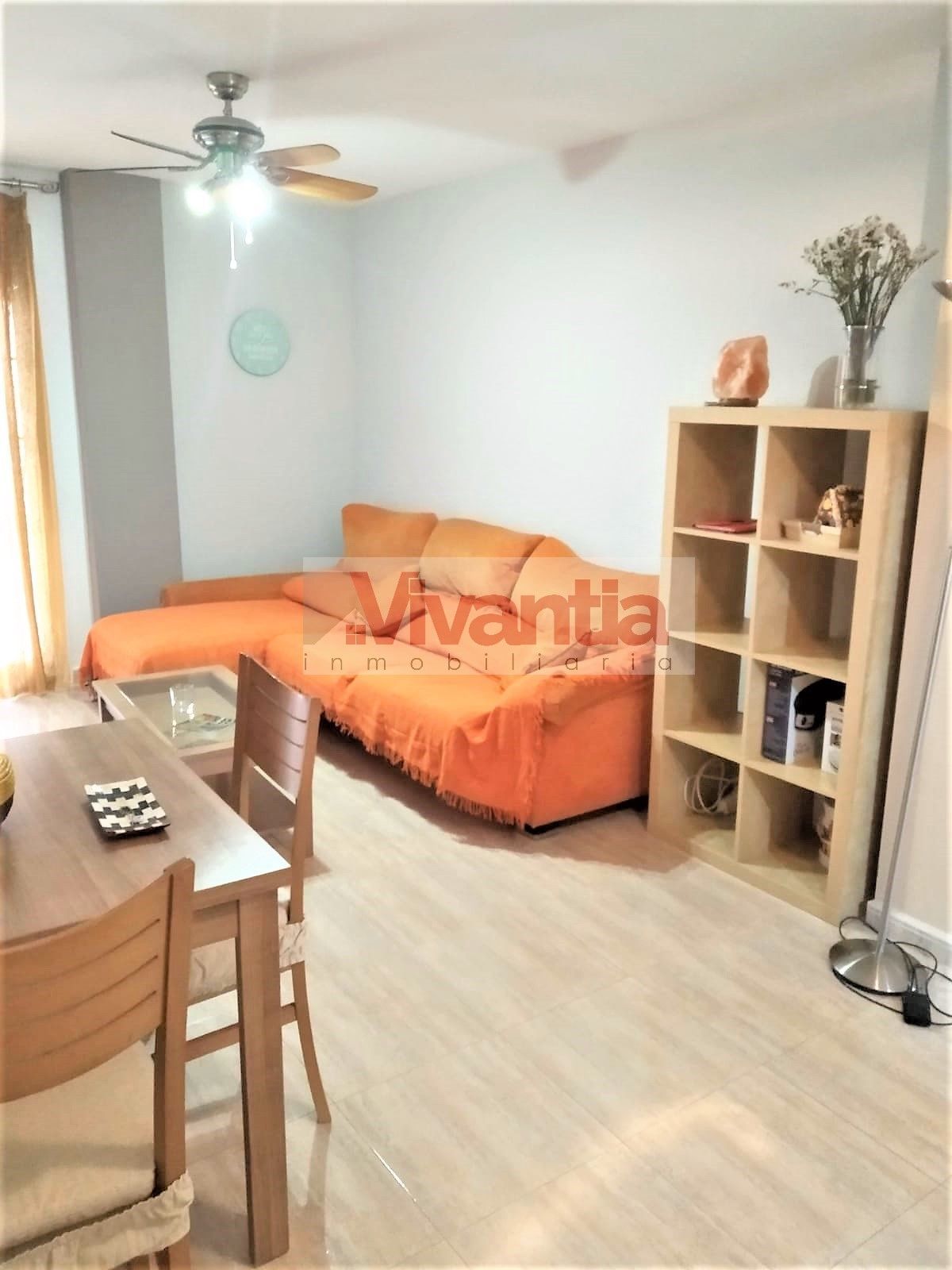 Sala d'estar de Apartament en venda en Lorca amb Terrassa i Moblat