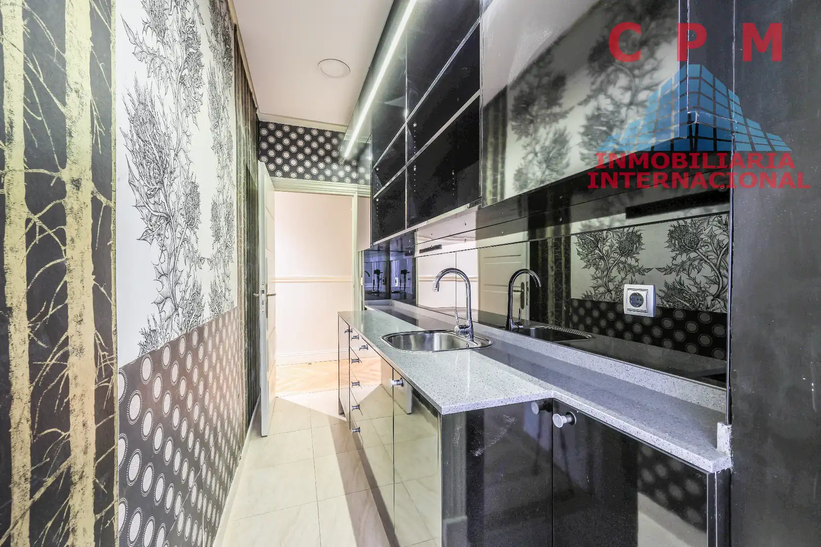 Kitchen of Flat for rent in Madrid  with Air Conditioner, Heating and Parquet flooring
