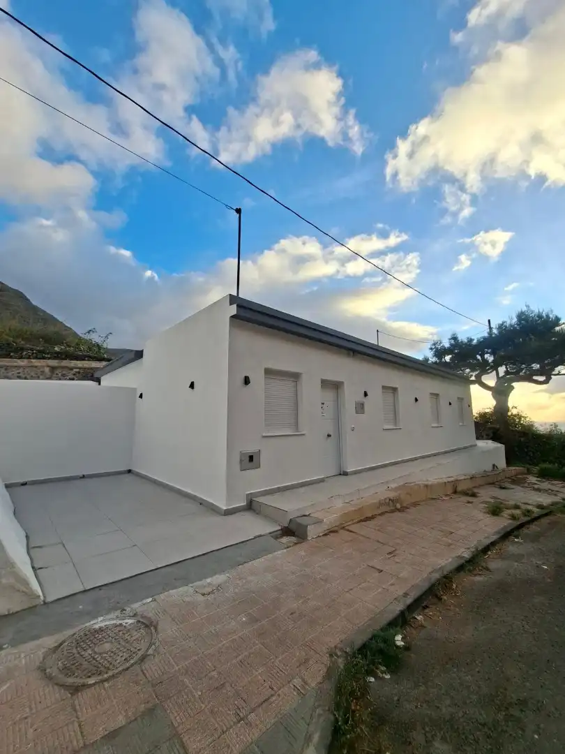 Vista exterior de Casa o xalet en venda en San Cristóbal de la Laguna amb Jardí privat, Parquet i Terrassa