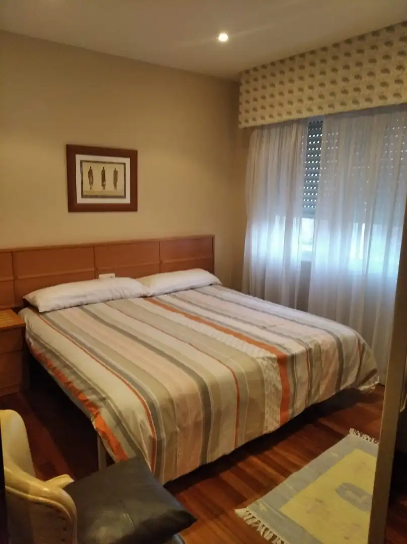 Bedroom of Flat for rent in Santiago de Compostela   with Pets allowed