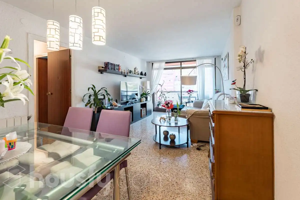 Exterior view of Flat for sale in  Barcelona Capital  with Air Conditioner and Terrace
