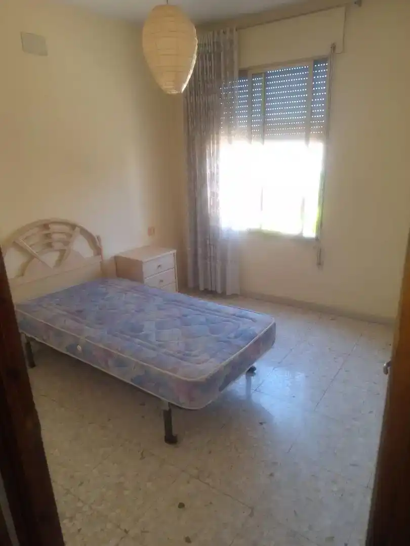 Dormitori de Casa adosada en venda en Castellar de Santiago amb Moblat i Balcó