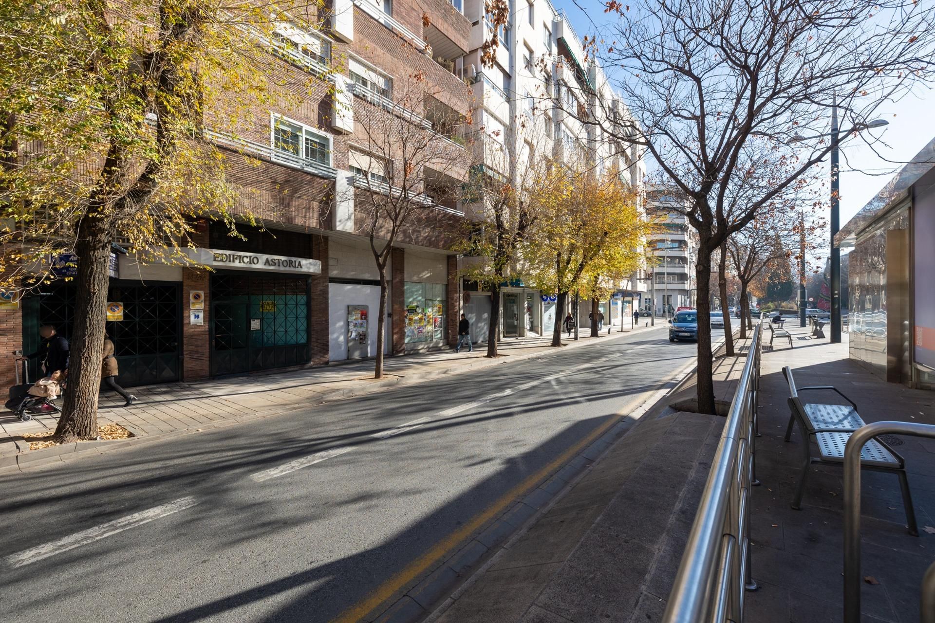 Exterior view of Garage for sale in  Granada Capital