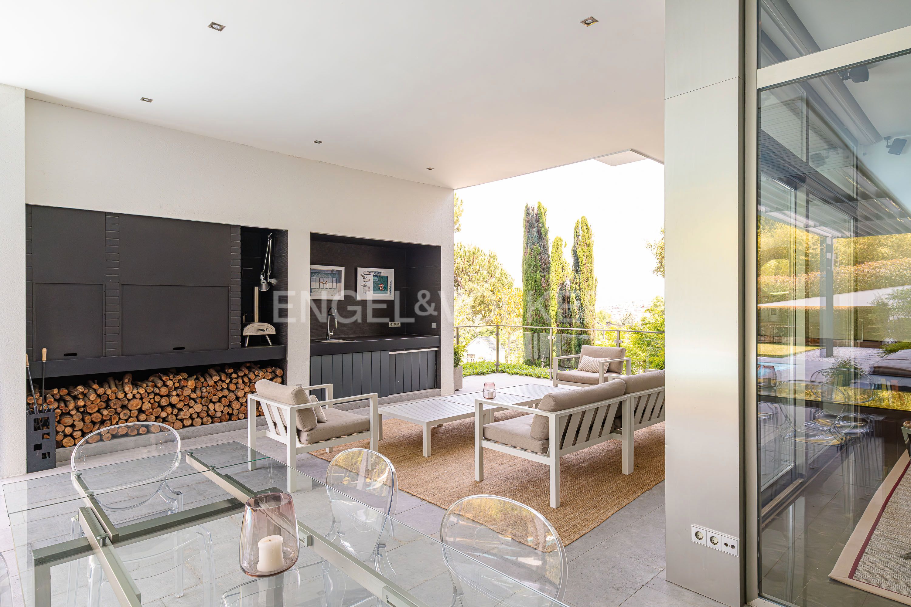 Sala d'estar de Casa o xalet en venda en Boadilla del Monte amb Aire condicionat, Calefacció i Jardí privat