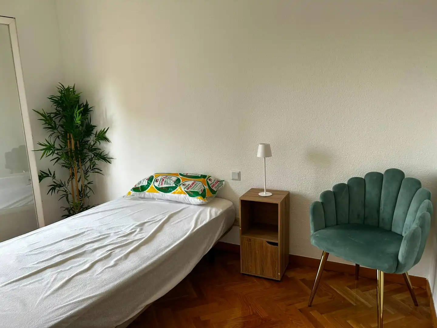 Schlafzimmer von Wohnung zur Miete in Madrid mit Klimaanlage, Heizung und Parkett