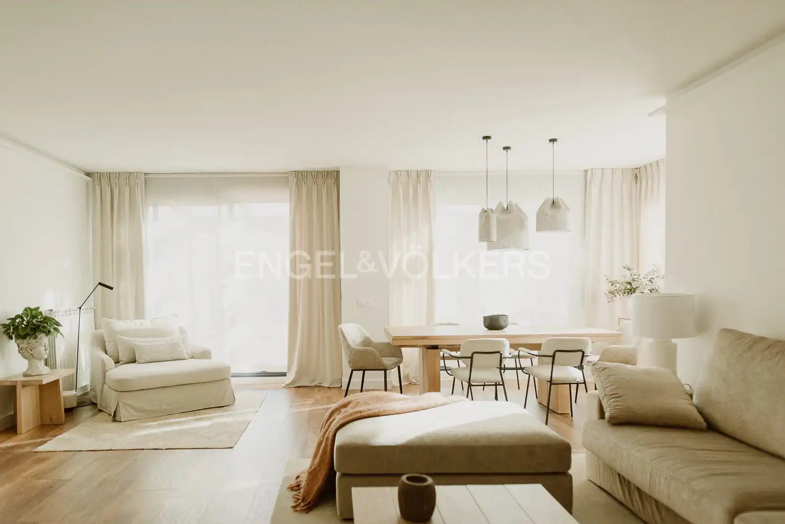 Living room of Flat for rent in La Moraleja  with Air Conditioner, Heating and Private garden