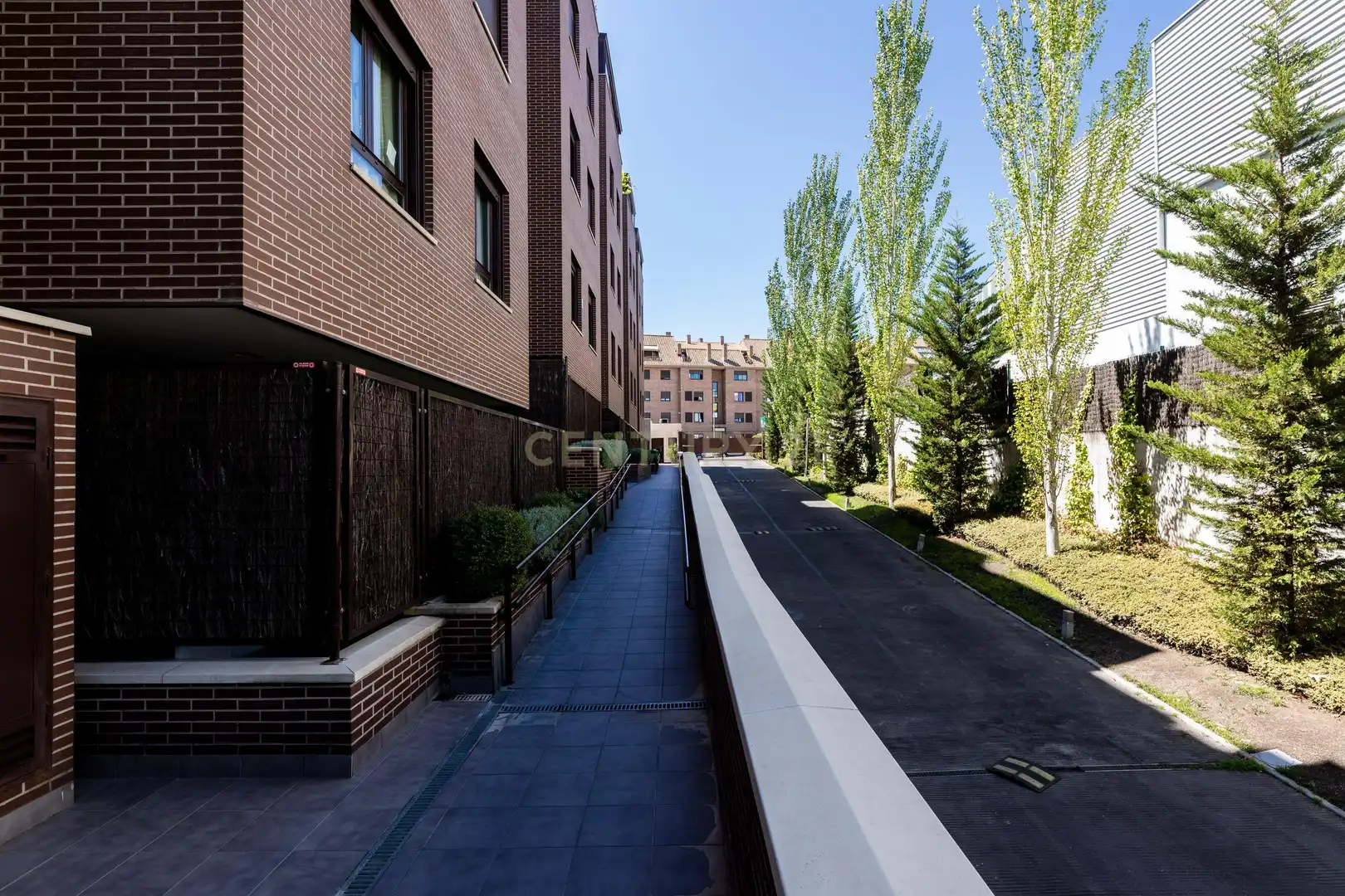 Vista exterior de Pis en venda en Madrid amb Jardí privat, Traster i Piscina
