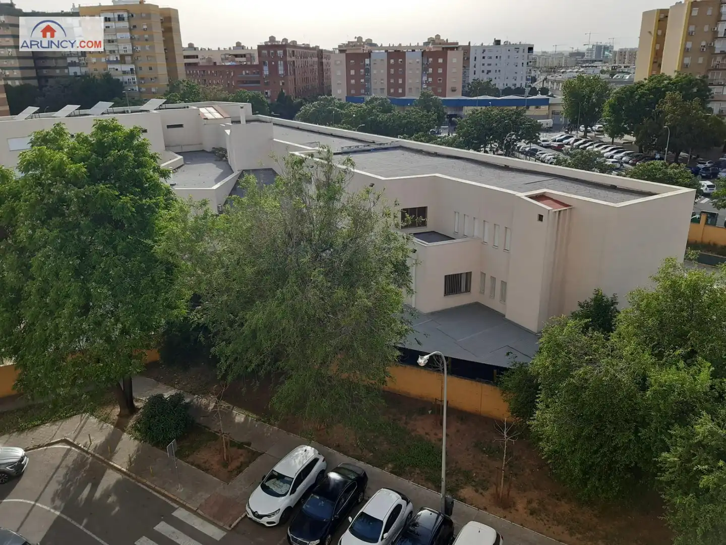 Vista exterior de Piso en venta en Sevilla con Aire acondicionado y Piscina comunitaria