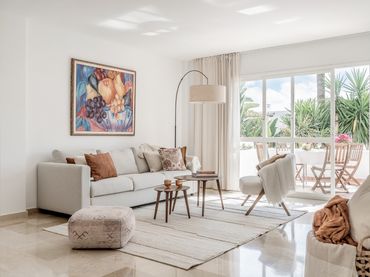 Flat with pool to rent in Calle Real 16