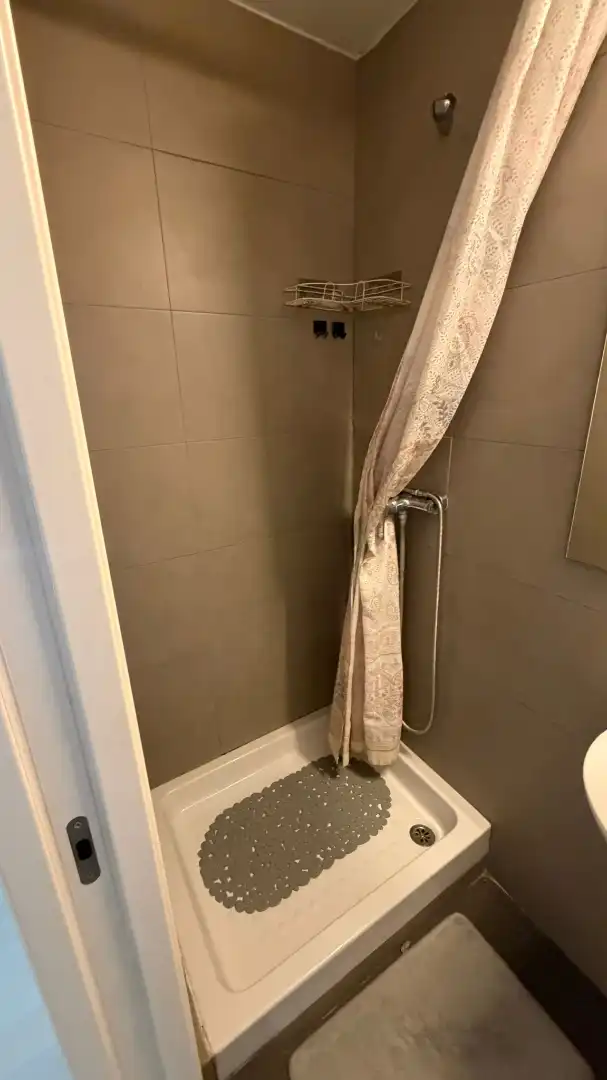 Badezimmer von Wohnung zur Miete in Valencia mit Klimaanlage, Heizung und Parkett