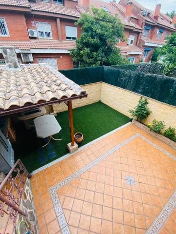 Casa-chalet en Venta en Velilla de San Antonio