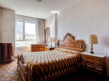 Piso con balcón en venta en Calle PADILLA