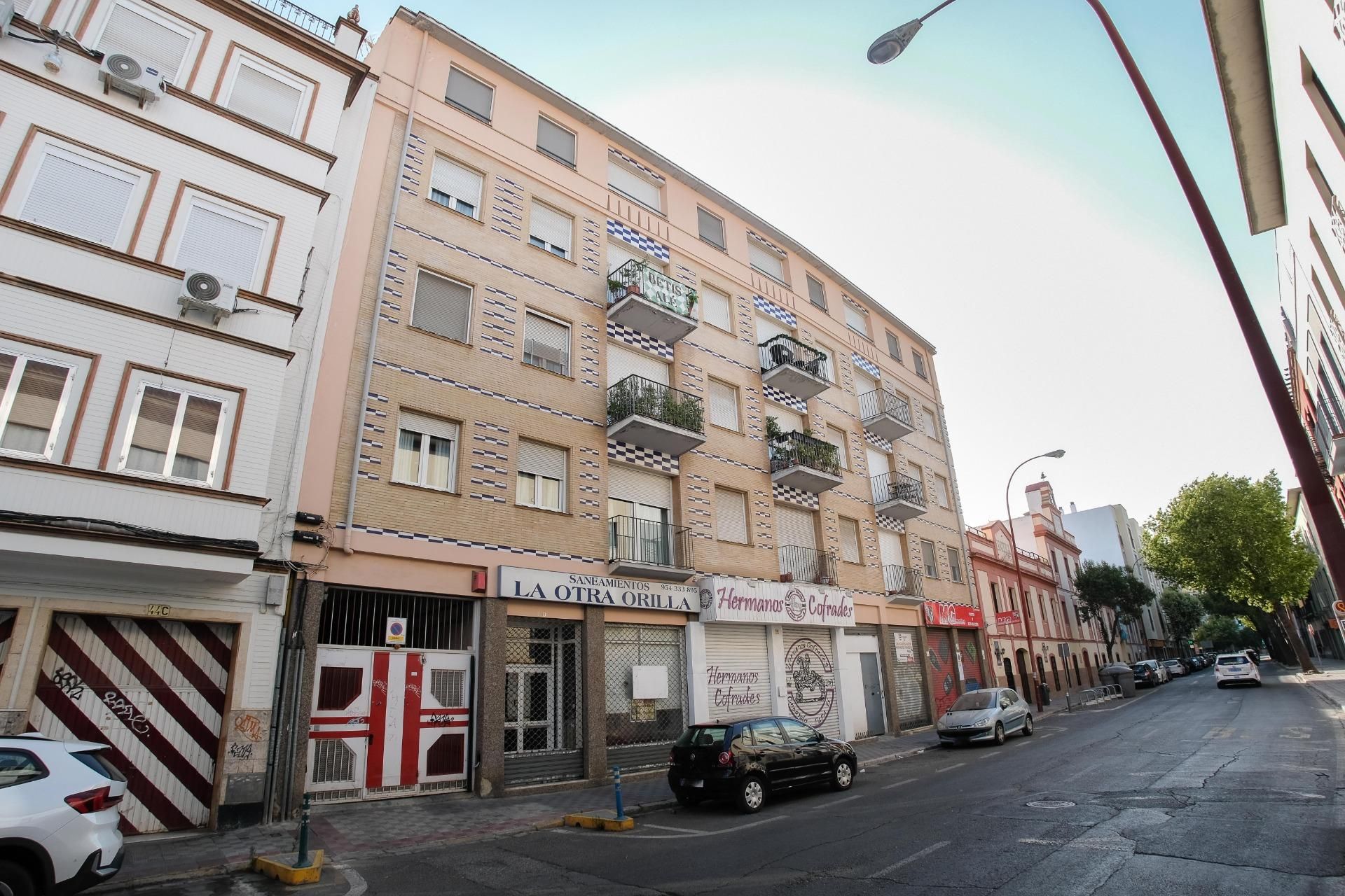 Exterior view of Apartment for sale in  Sevilla Capital  with Air Conditioner, Heating and Private garden