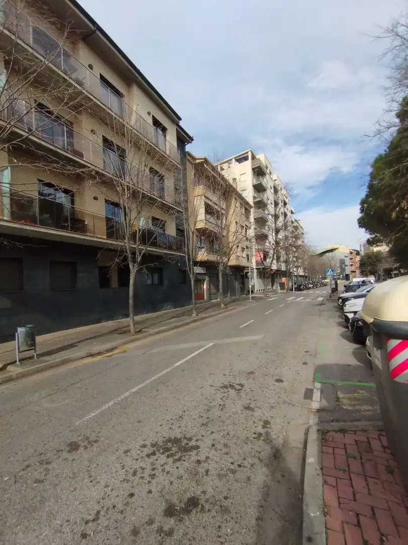 Vista exterior de Piso de alquiler en Girona Capital con Calefacción, Amueblado y Balcón