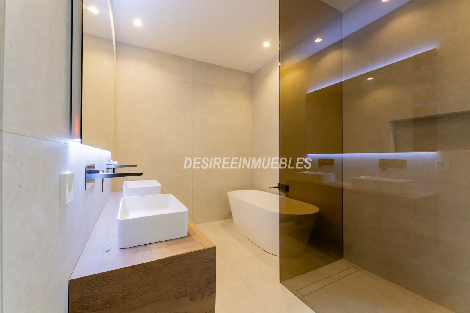 Baño de Casa o chalet en venta en Godella con Aire acondicionado, Calefacción y Jardín privado