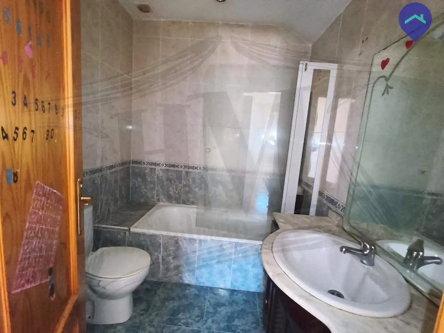 Baño de Casa o chalet en venta en Villanueva de la Torre con Jardín privado, Trastero y Alarma