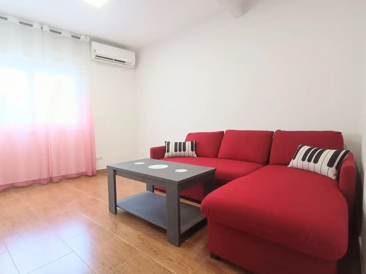 Flat for rent in CEFERINO RODRIGUEZ, Valdeacederas