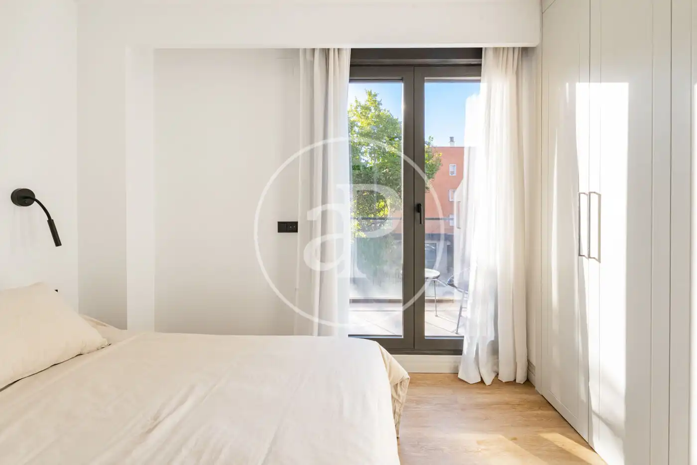 Schlafzimmer von Wohnung zur Miete in Madrid mit Klimaanlage, Heizung und Privatgarten