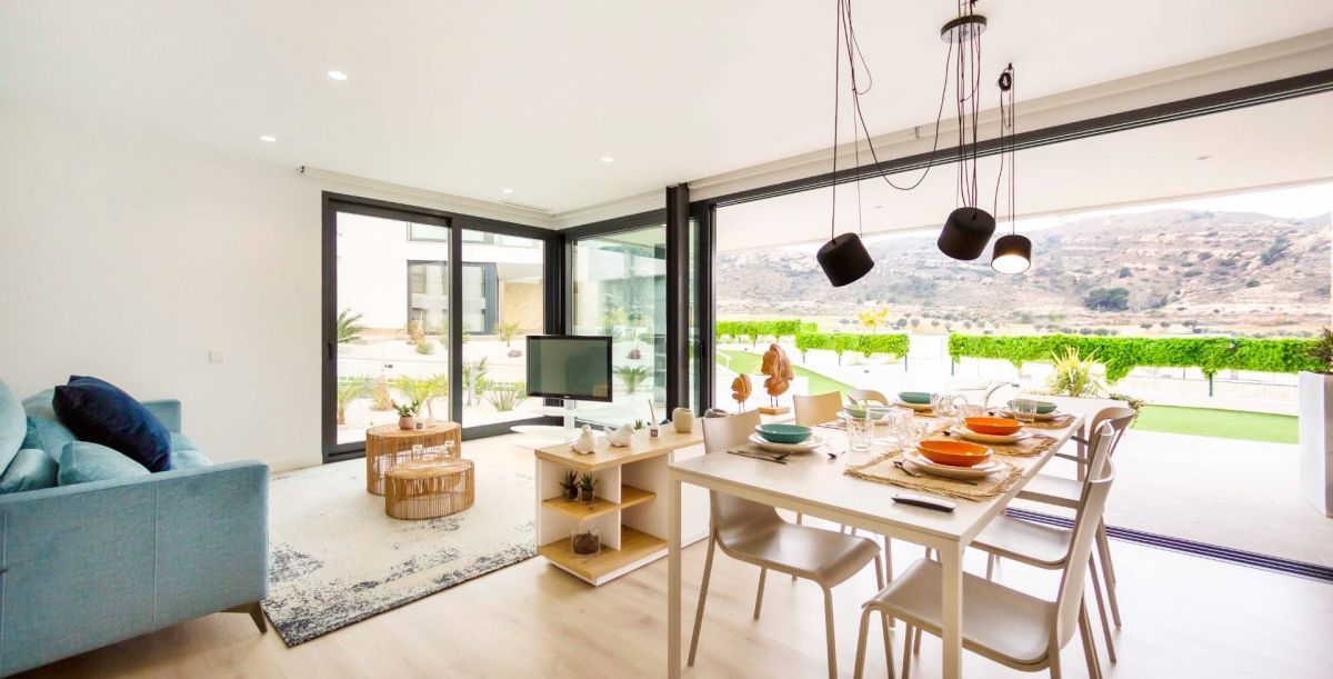 Menjador de Apartament en venda en Monforte del Cid amb Aire condicionat, Terrassa i Traster