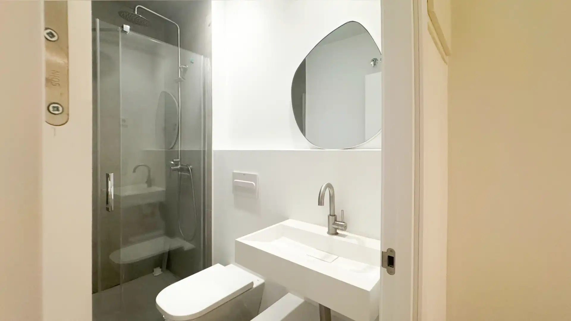 Bany de Casa o xalet per a compartir en Madrid amb Aire condicionat, Calefacció i Moblat