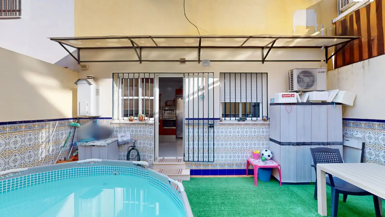 Piscina de Casa o xalet en venda en Alcalá de Guadaira amb Aire condicionat i Terrassa