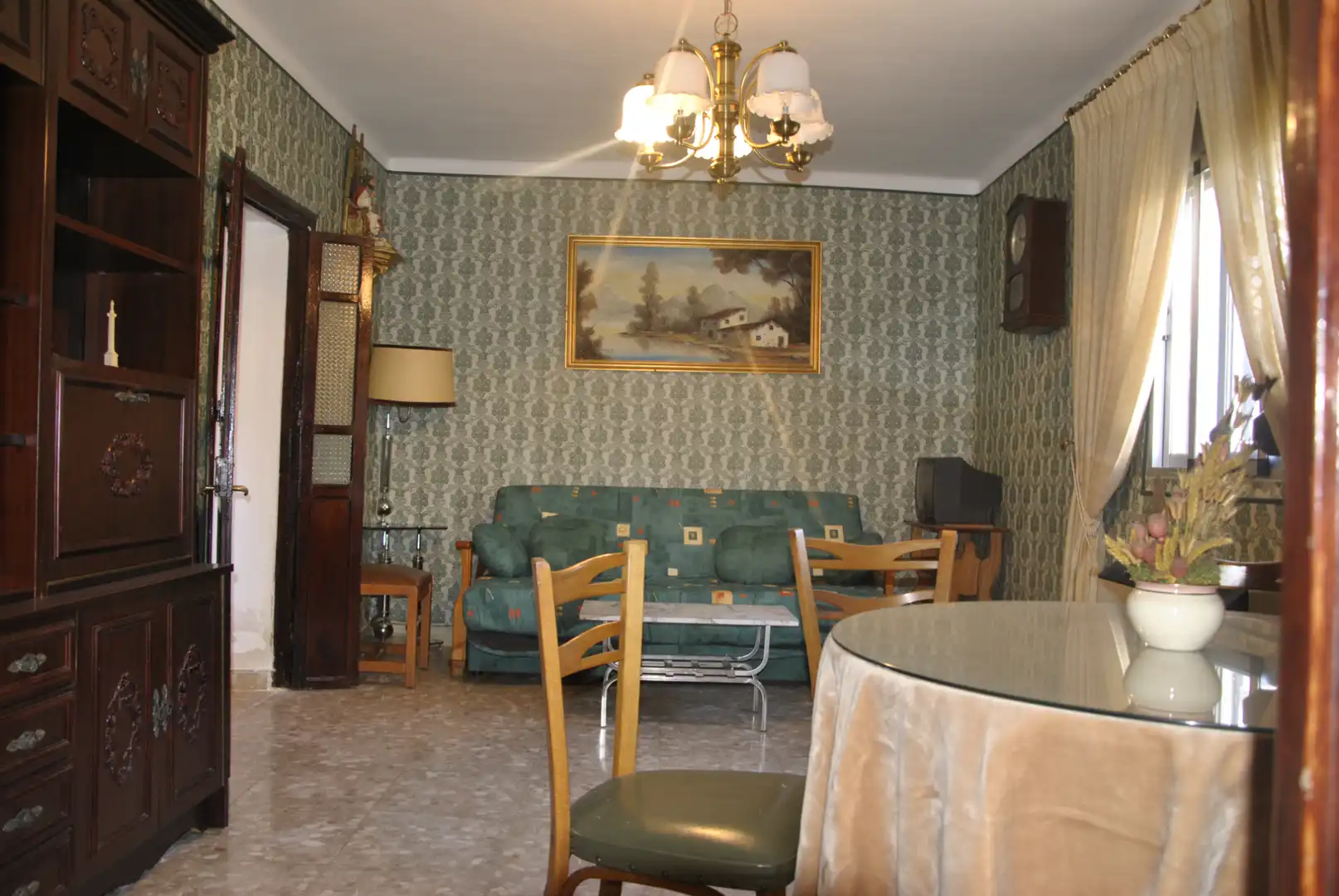 Wohnzimmer von Einfamilien-Reihenhaus zum Verkauf in Tejeda de Tiétar mit Heizung, Terrasse und Möbliert